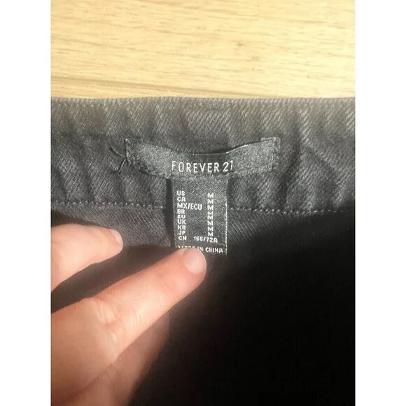 Forever 21 Womens Denim Mini Skirt Size M Black Raw Hem Distressed Pockets Chic - Picture 2 of 4